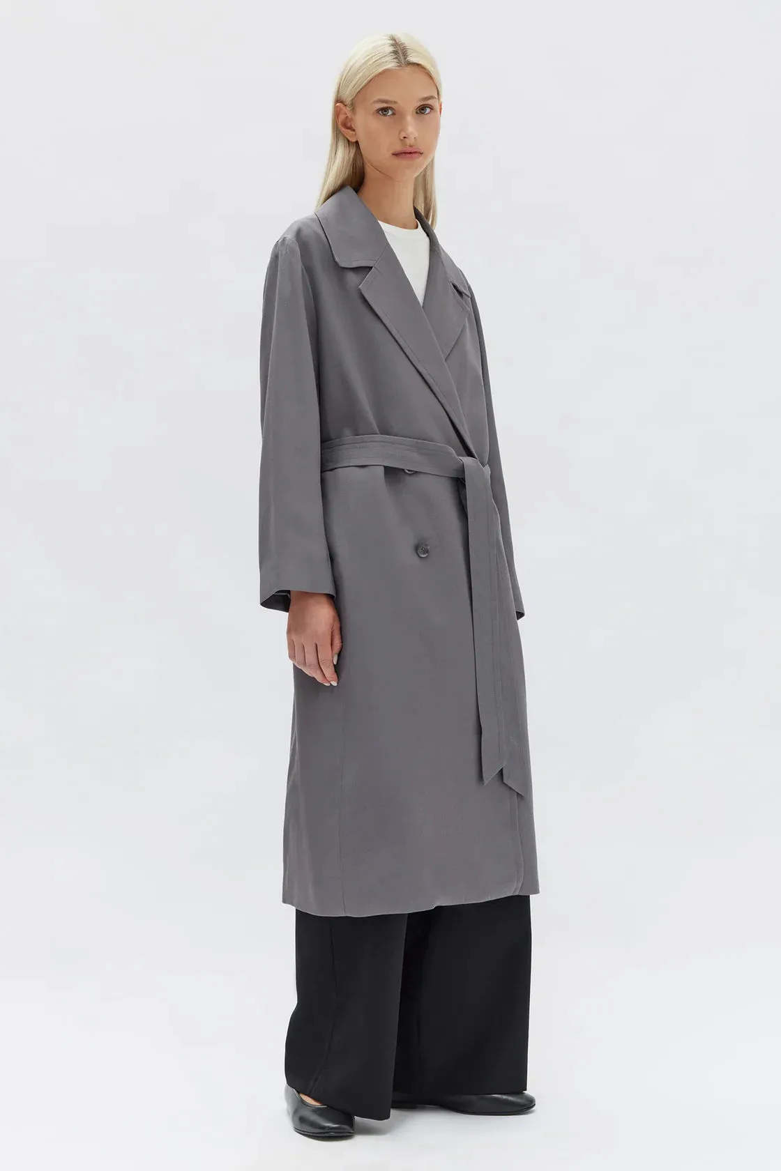 Assembly label Kirby Twill Trench - Dark Ash